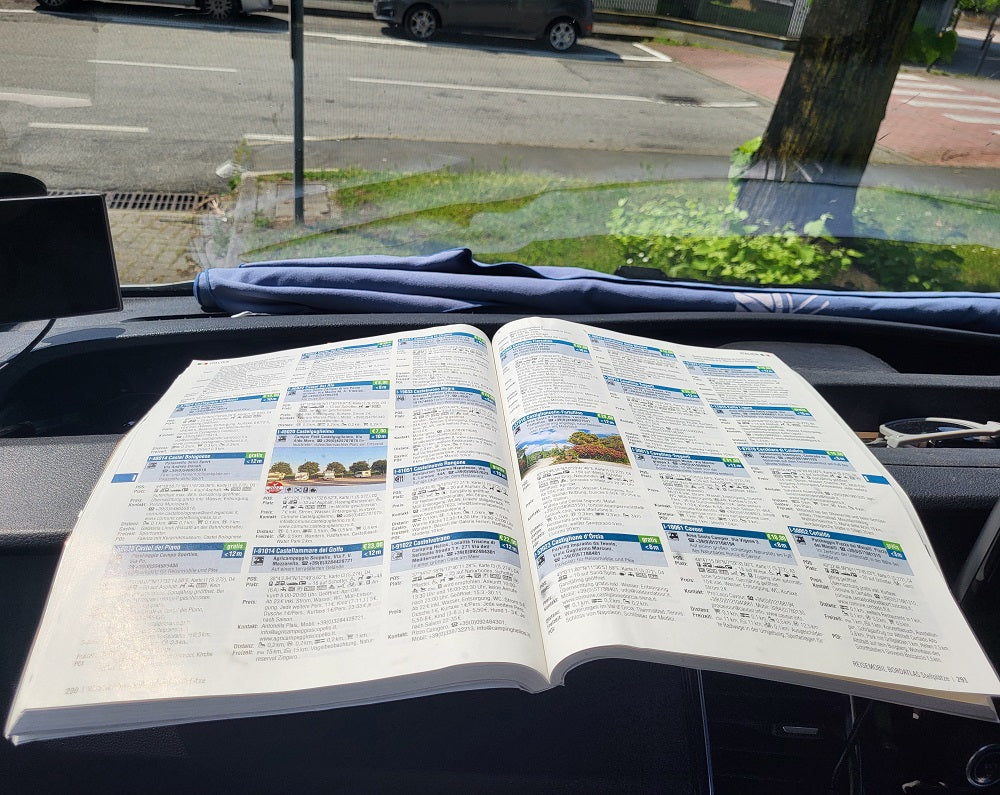 BordAtlas 9783948979485 2025 Stellplatz book in use reise mobil
